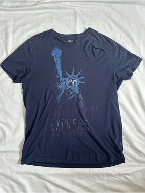 Express Men’s Navy Statue of Liberty Graphic Tee L